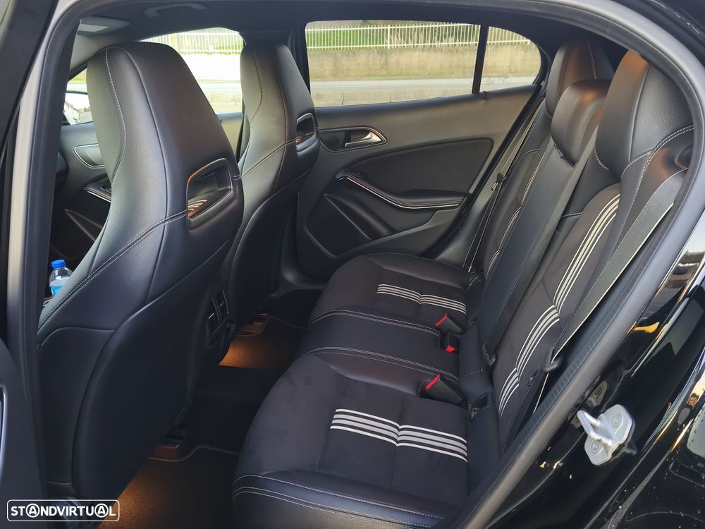 Mercedes-Benz GLA 220 d 4Matic 7G-DCT AMG Line - 29