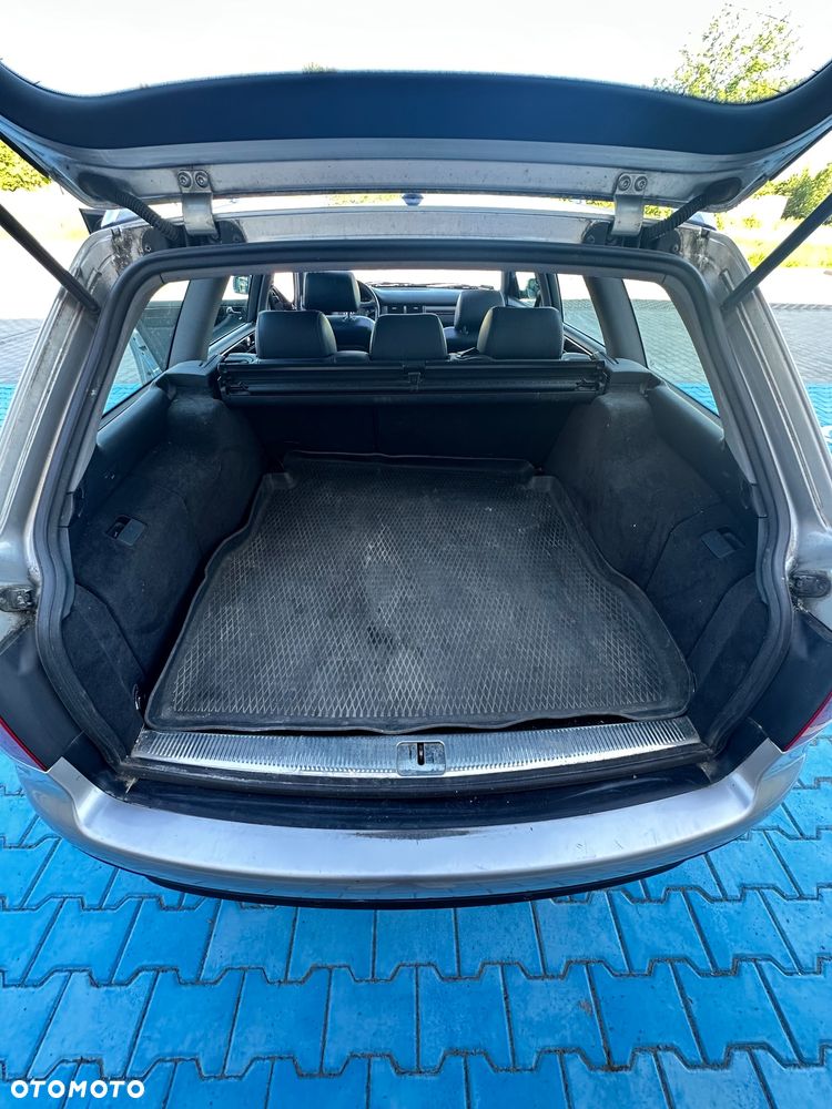 Audi A6 Avant ver-a6-avant-2-5-tdi - 19