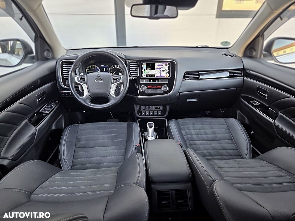 Mitsubishi Outlander - 14