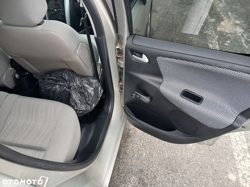 Peugeot 207 1.4 16V Presence - 9