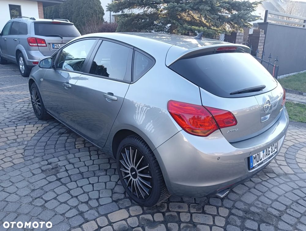 Opel Astra 1.4 Turbo Edition - 2