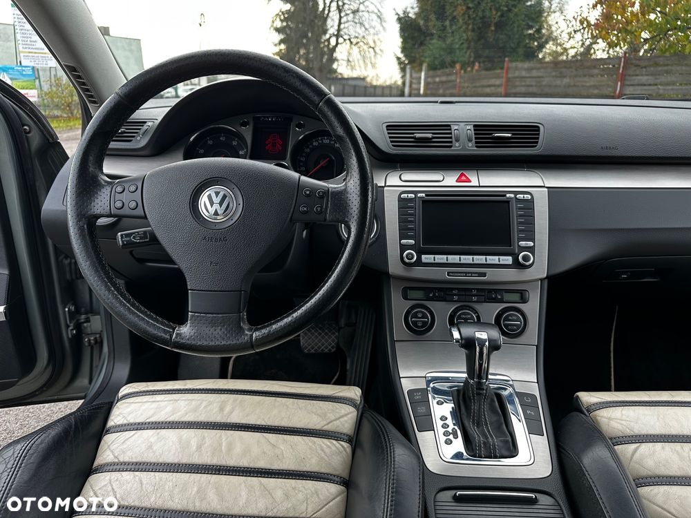 Volkswagen Passat Variant 3.2 V6 FSI 4Mot Highline DSG - 36