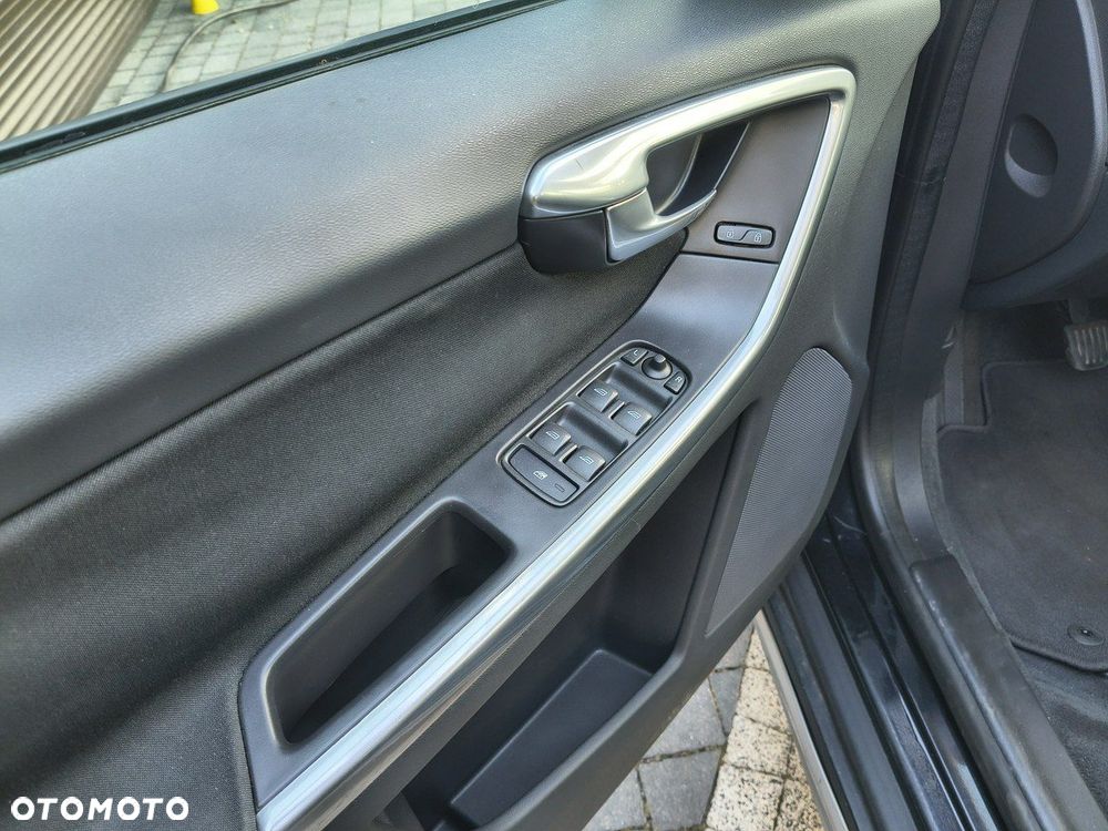 Volvo XC 60 D4 Kinetic - 19