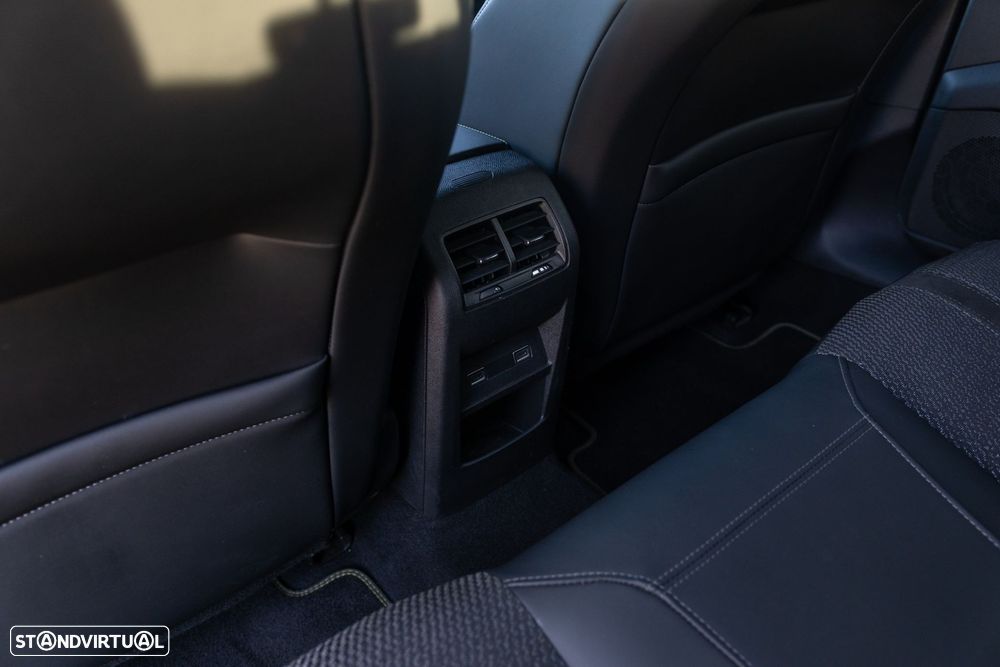 Peugeot 308 1.6 Hybrid GT e-EAT8 - 19