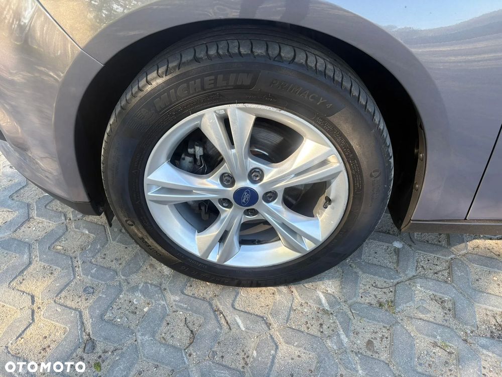 Ford Focus 1.6 Trend - 32