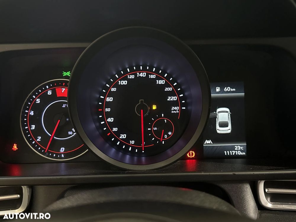Hyundai Elantra - 11