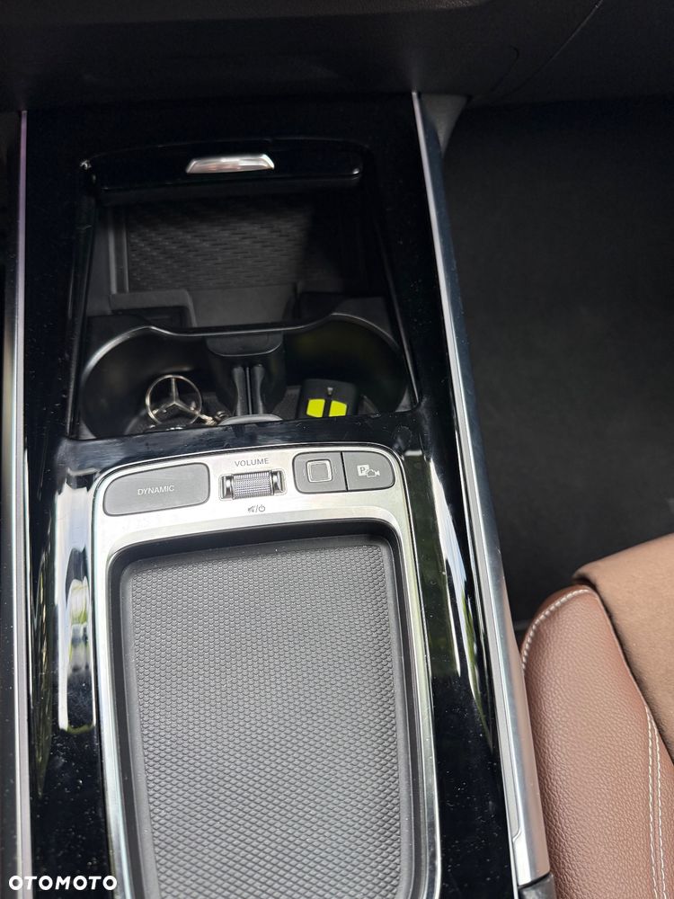 Mercedes-Benz GLB 200 d 4-Matic AMG Line 8G-DCT - 38