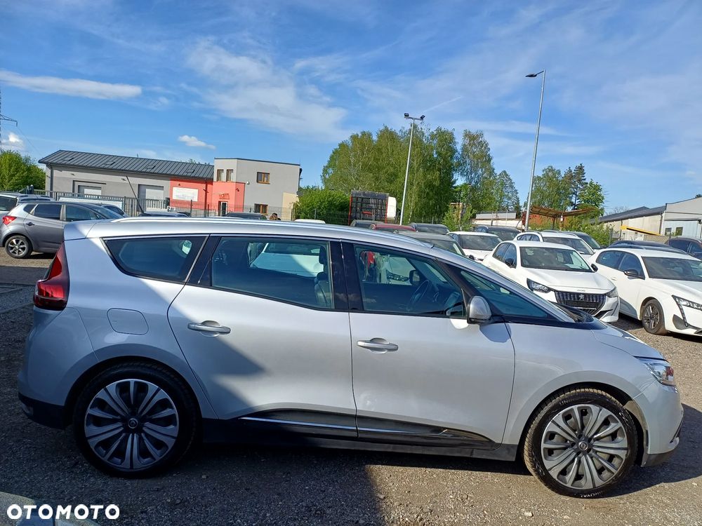 Renault Grand Scenic - 8