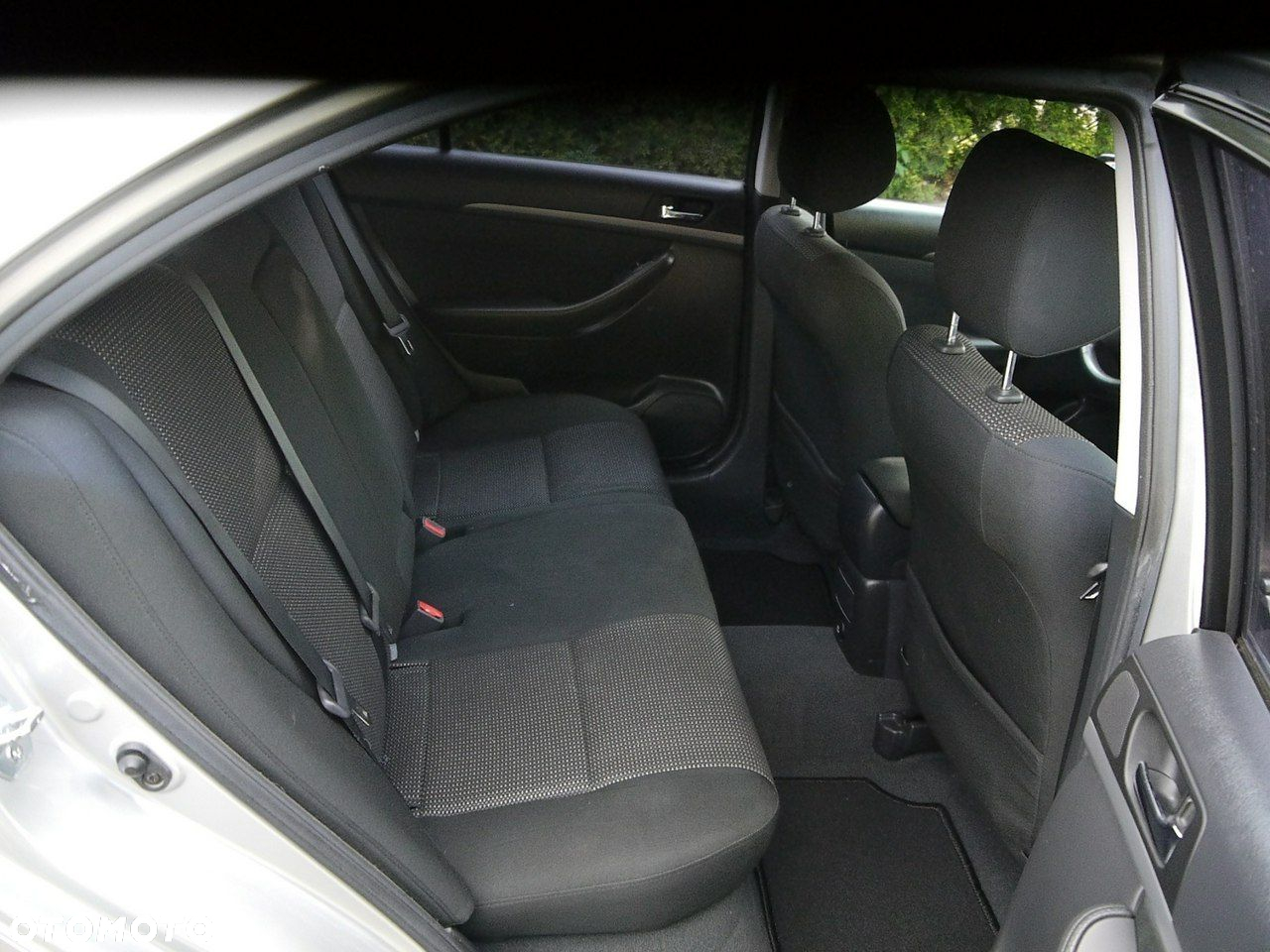 Toyota Avensis 1.8 VVT-i Sol - 26