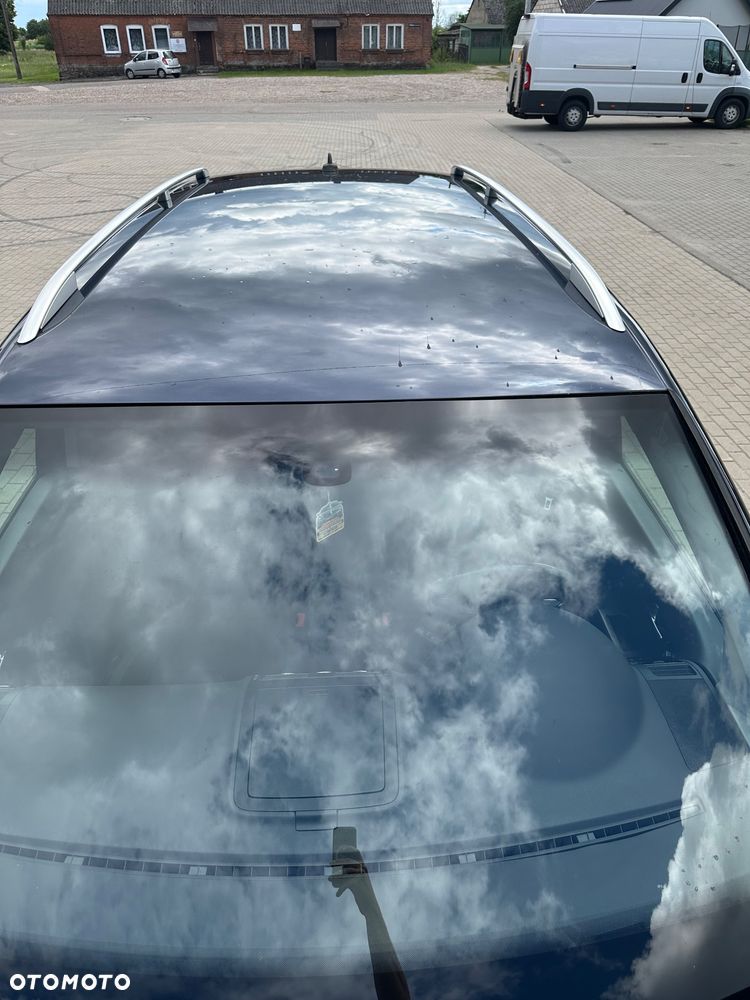 Volkswagen Touran 1.6 TDI DPF BlueMot Comfortline - 11