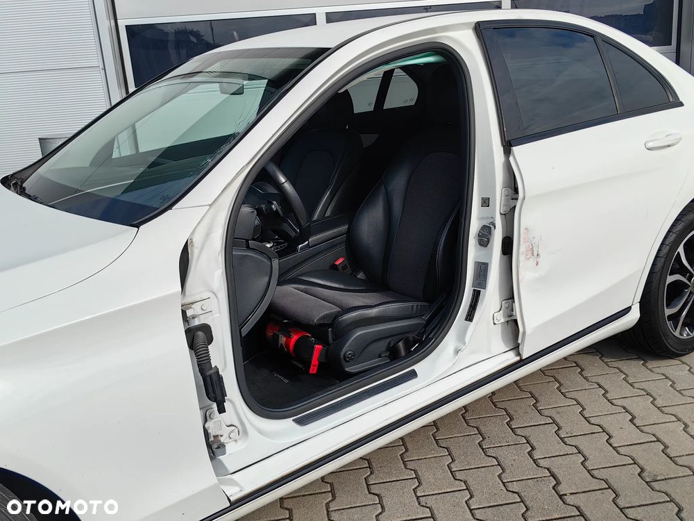 Mercedes-Benz Klasa C 220 d 4MATIC 9G-TRONIC - 30