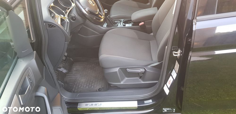 Volkswagen Touran 1.6 TDI SCR (BlueMotion Technology) Trendline - 10