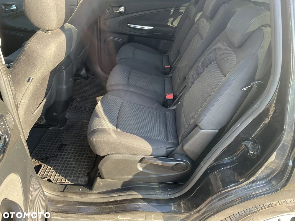Ford S-Max 2.0 TDCi DPF Ambiente - 12