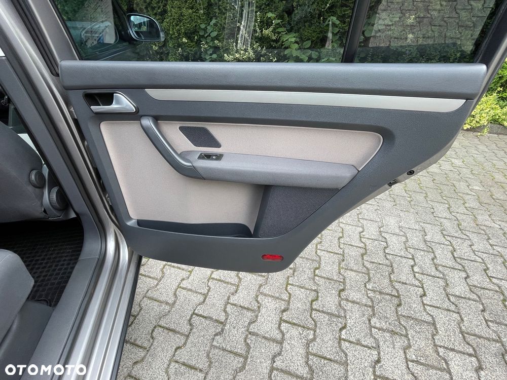 Volkswagen Touran 1.4 TSI Cross - 23
