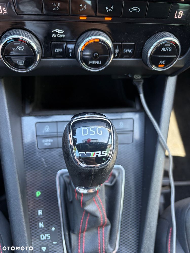 Skoda Octavia 2.0 TDI DSG RS - 23