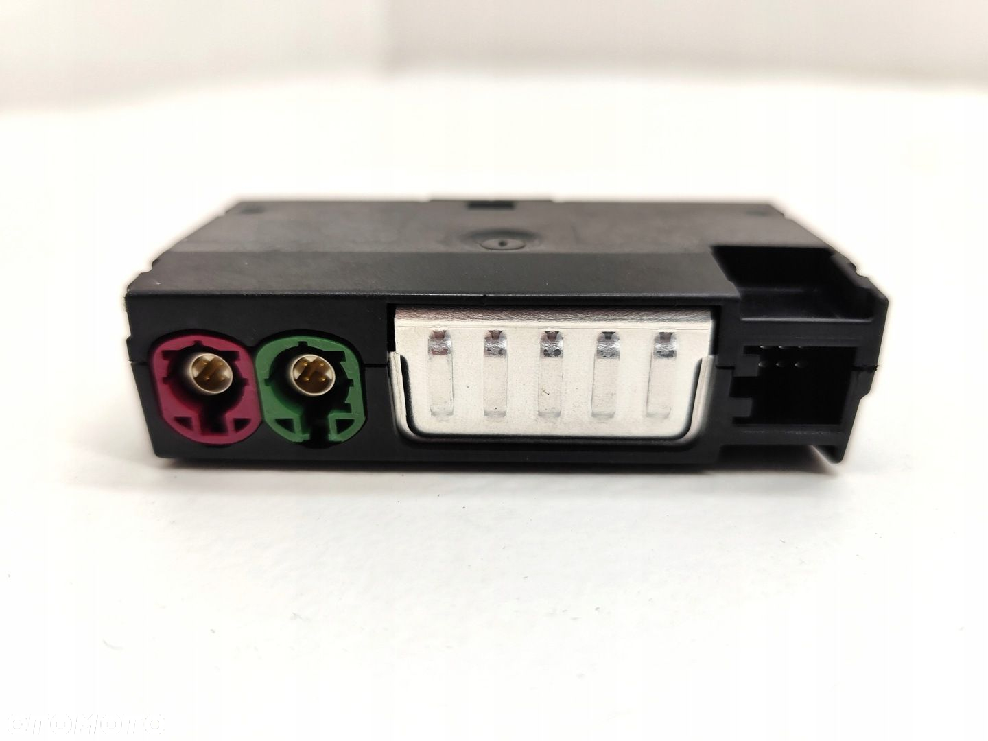 AUDI Q5 80A PORT GNIAZDO USB 8W0035708A - 2