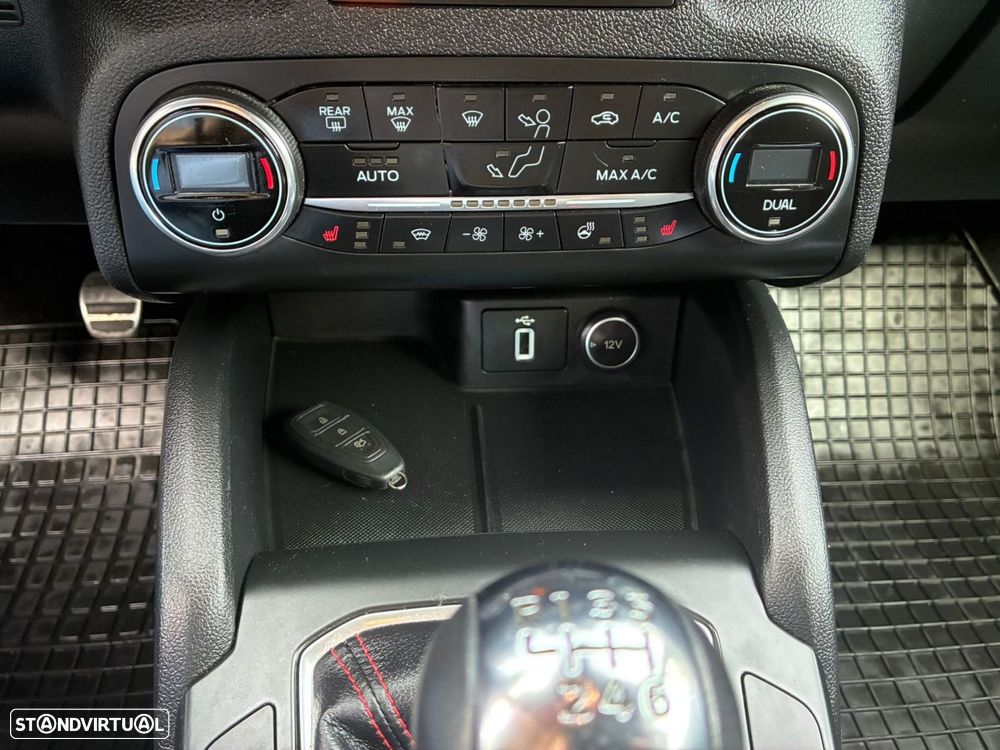 Ford Focus - 24
