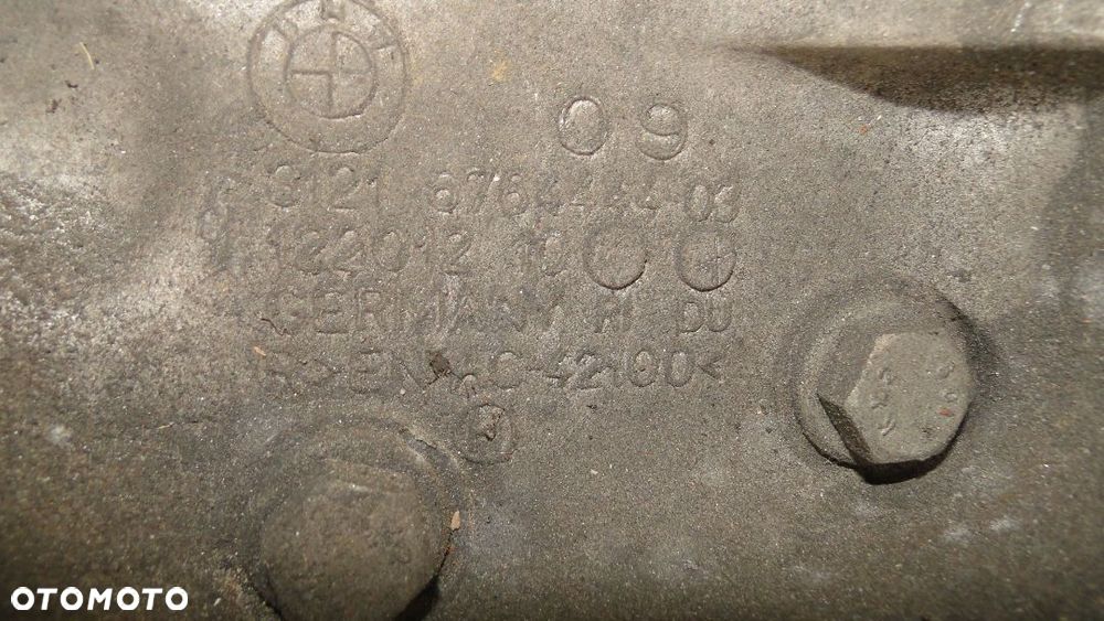 BMW 1 E87 E81 E82 E88 3 E90 E91 E92 E93 PIASTA ZWROTNICA TARCZA PRAWA PRZÓD PRZEDNIA 2.0D - 3