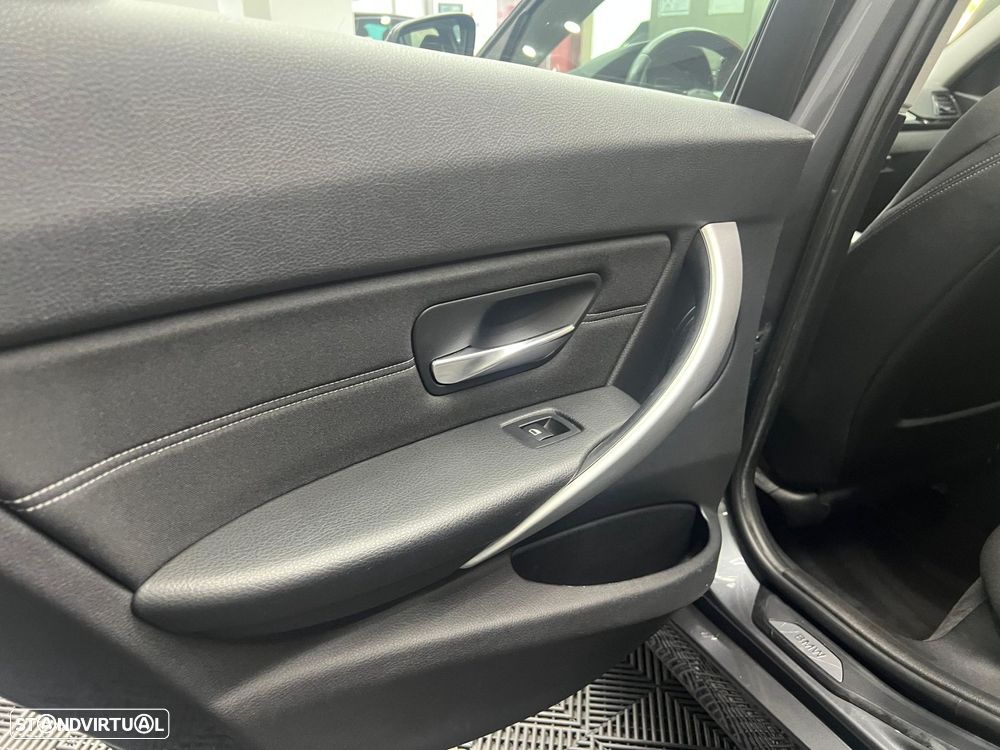 BMW 318 d Touring Navigation Sport Auto - 41