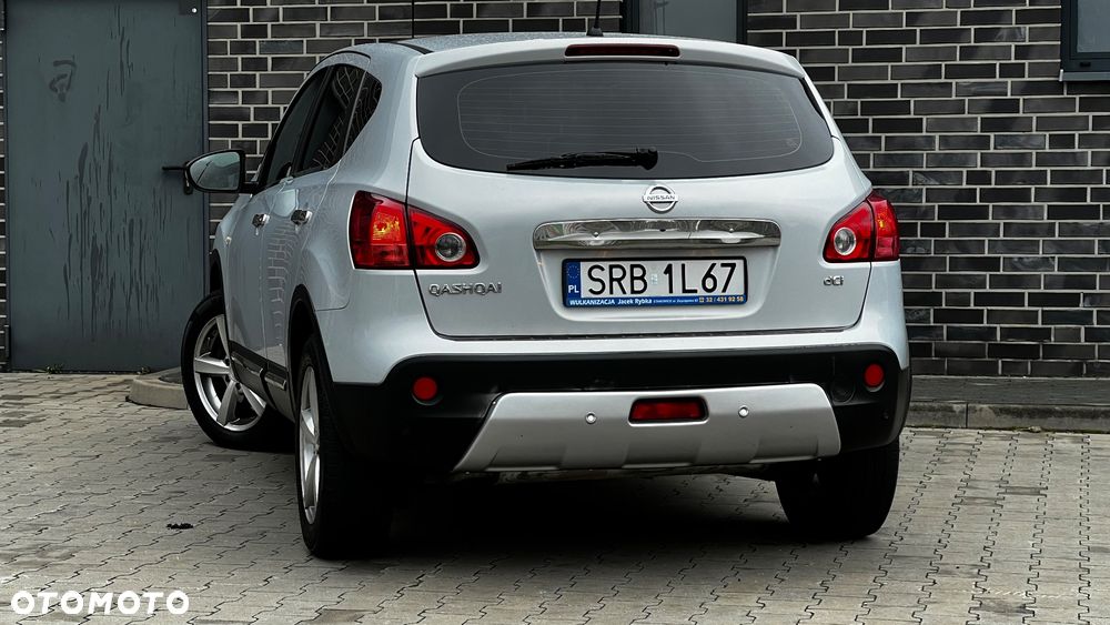 Nissan Qashqai 2.0 dCi 4 x 4 DPF tekna - 17