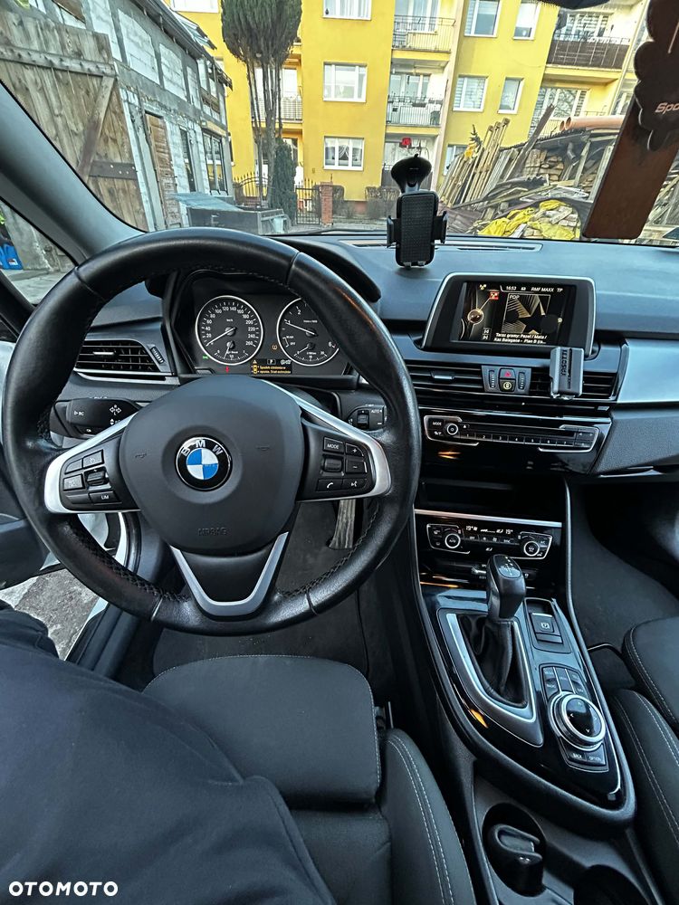 BMW Seria 2 218d - 14