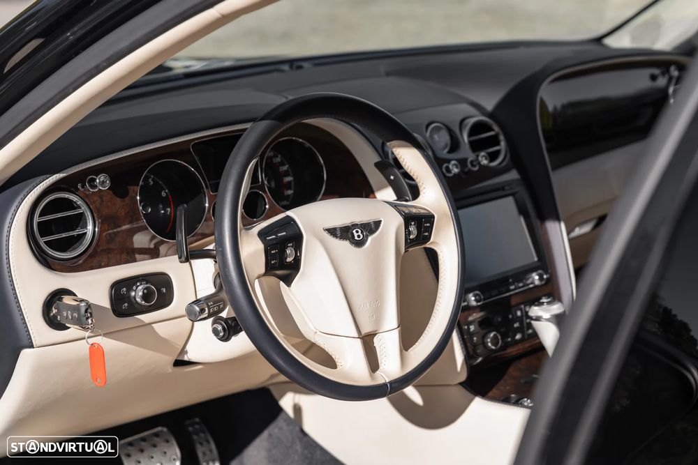 Bentley Continental Flying Spur Standard - 13
