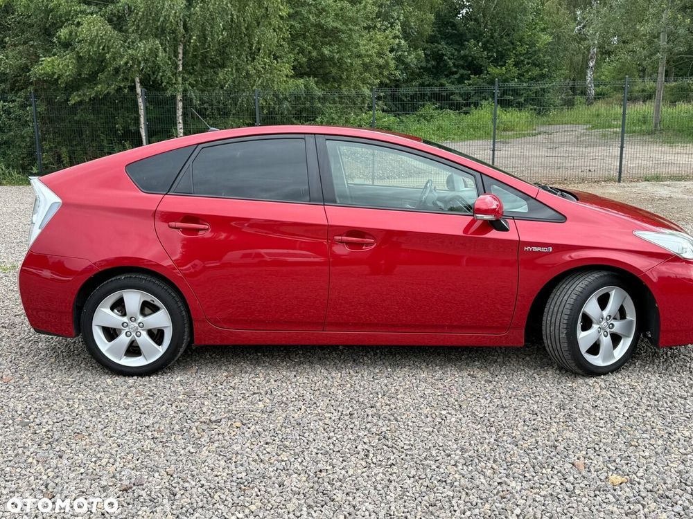 Toyota Prius 1.8 HSD Sol - 3