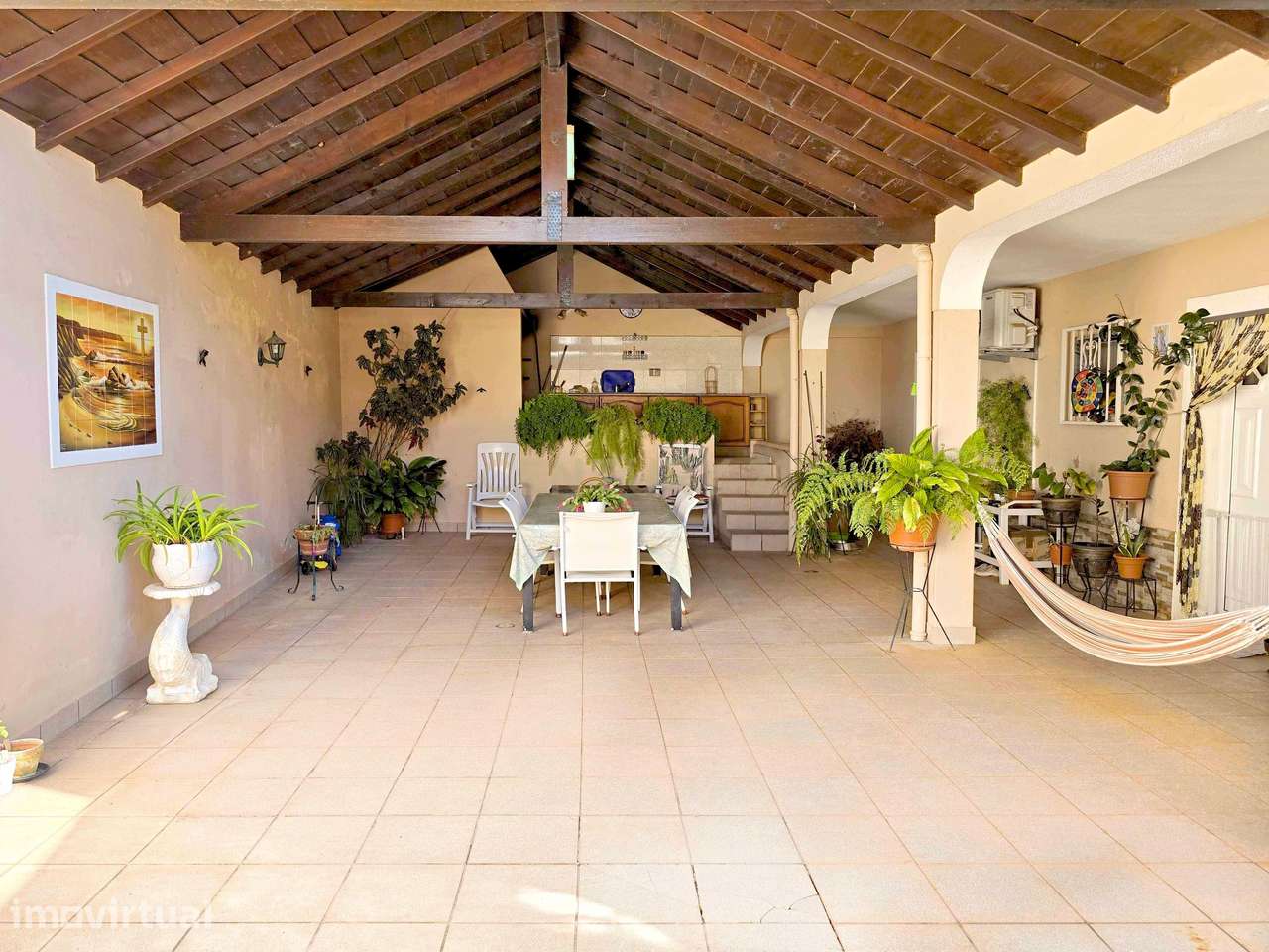 Moradia T4 em Silves com Garagem Dupla, Jardim e Espaço Exterior - Grande imagem: 3/42