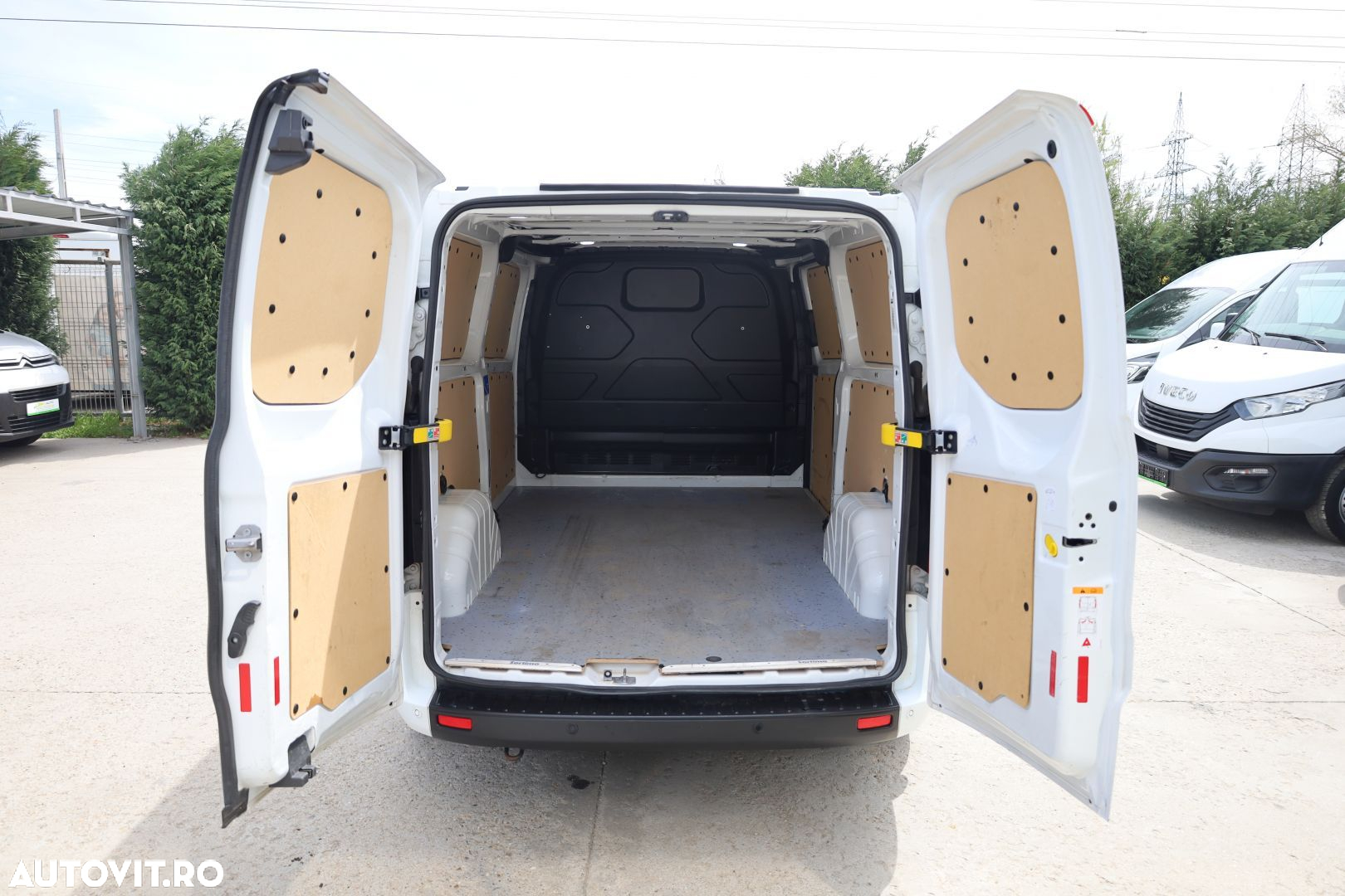 Ford Transit Custom - 11