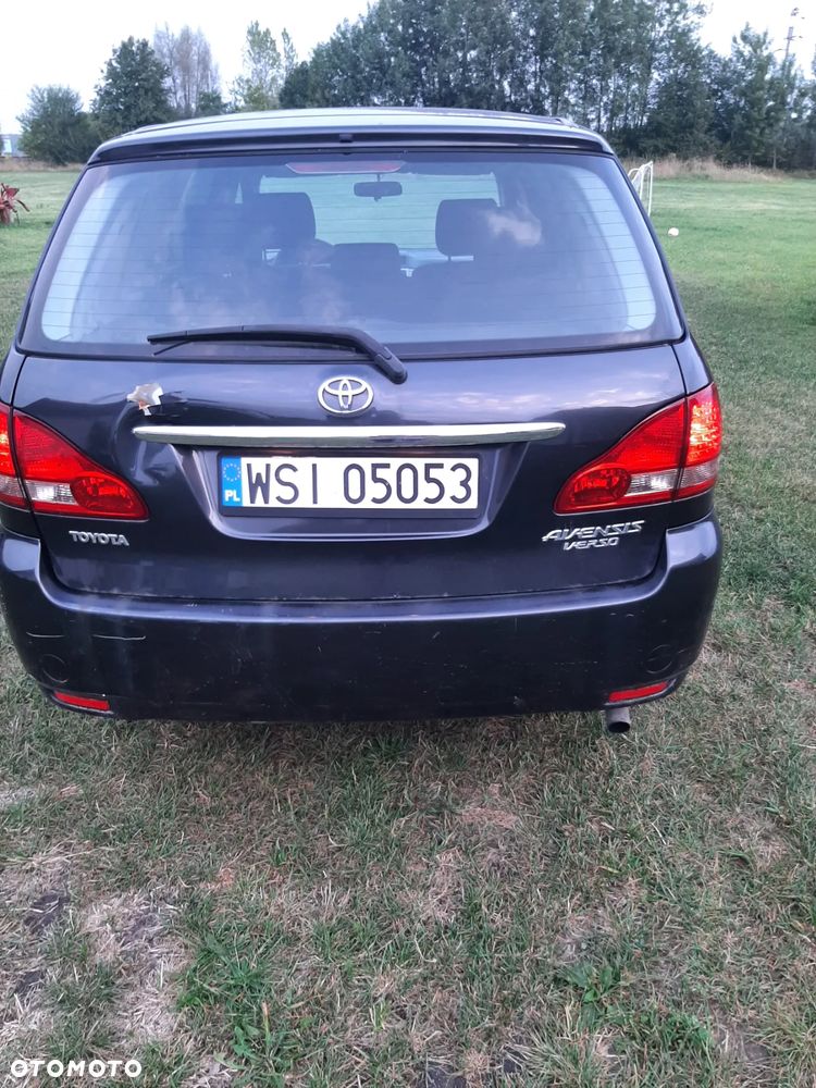 Toyota Avensis Verso 2.0 D-4D - 6