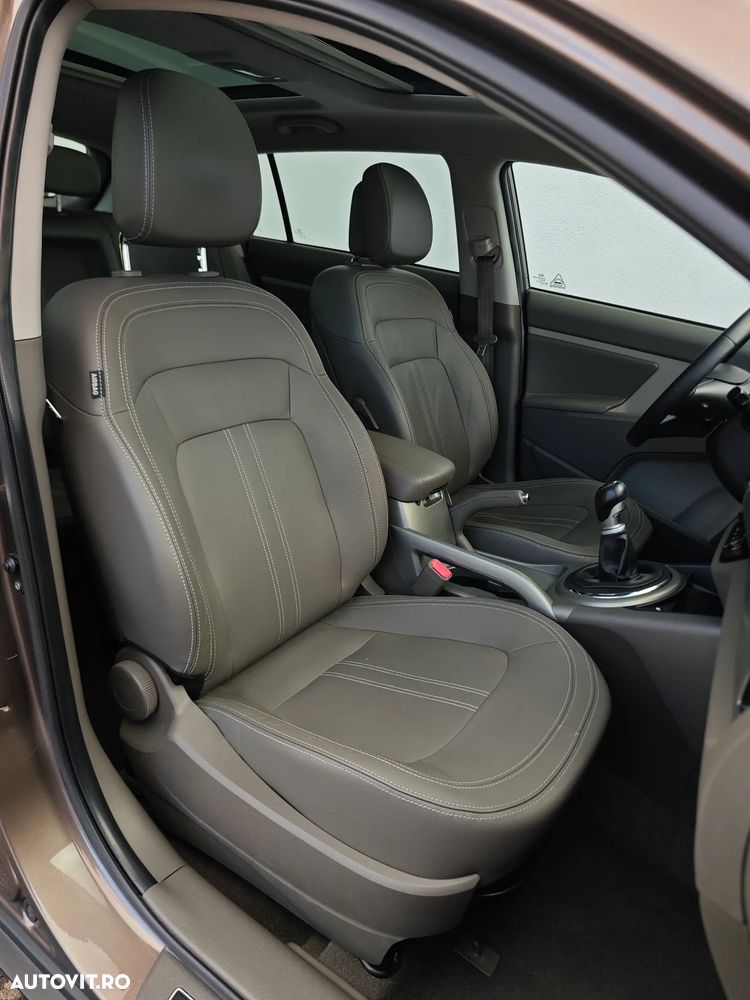 Kia Sportage 2.0 DSL MT 4x4 PREMIUM - 8