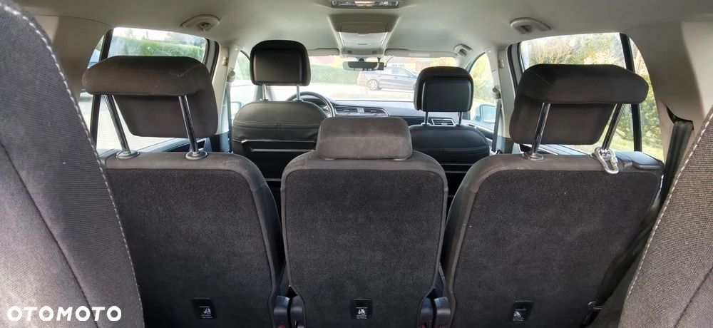 Volkswagen Touran - 24