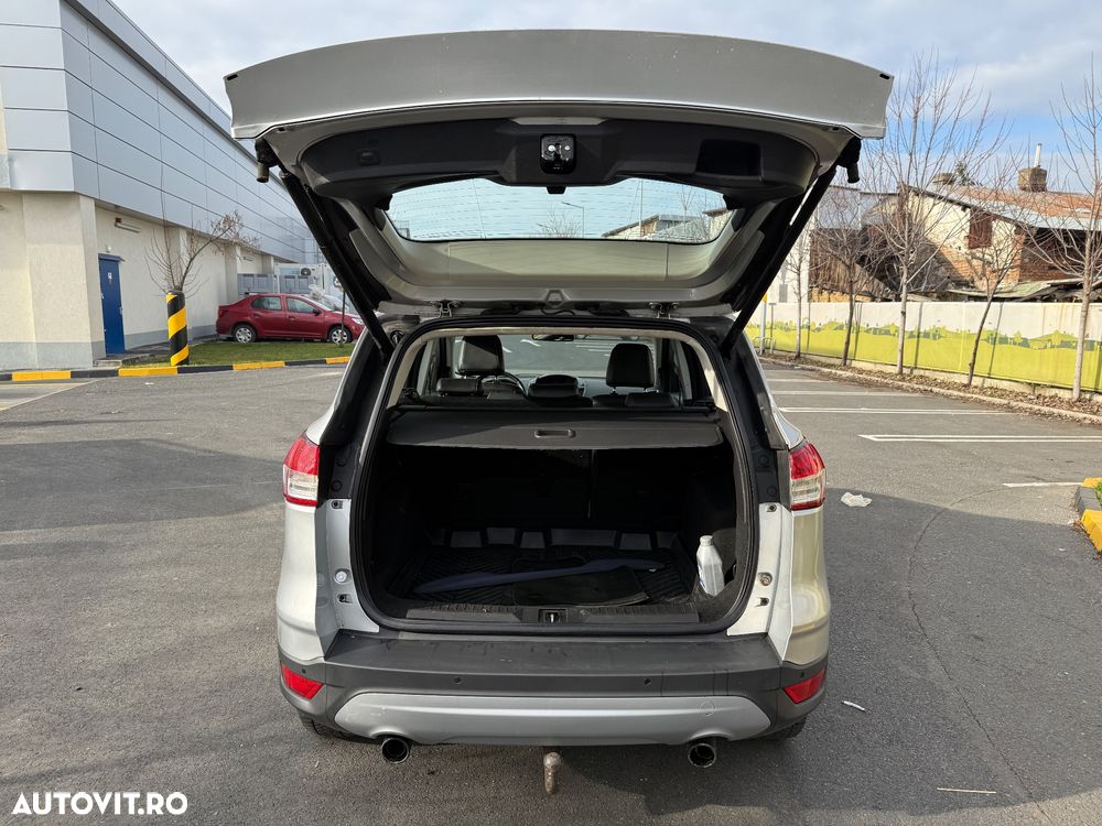 Ford Kuga 2.0 TDCi Powershift 4WD Titanium - 4