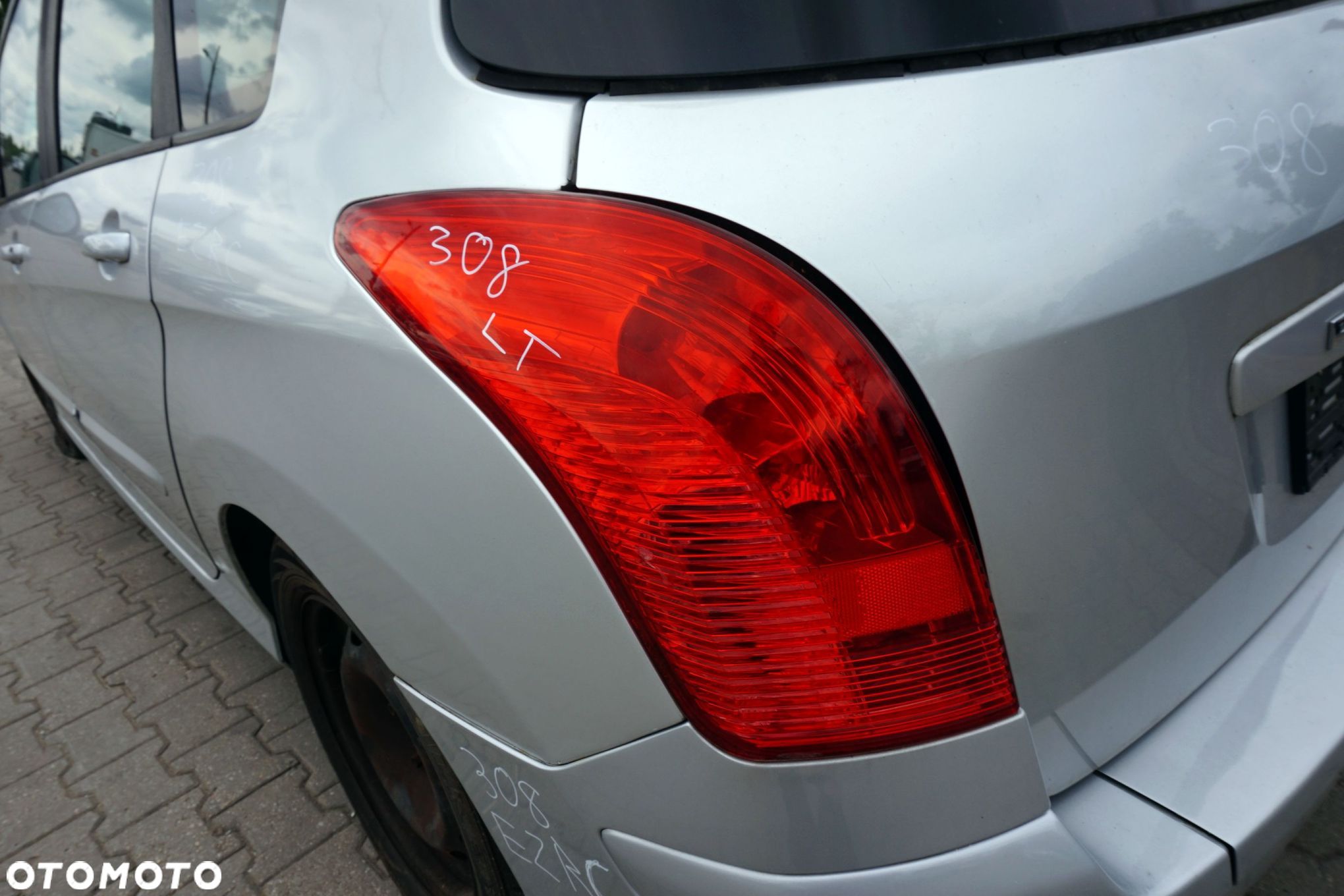 LAMPA TYLNA LEWA 308 I T7 SW KOMBI  PEUGEOT 2007-2011 - 1