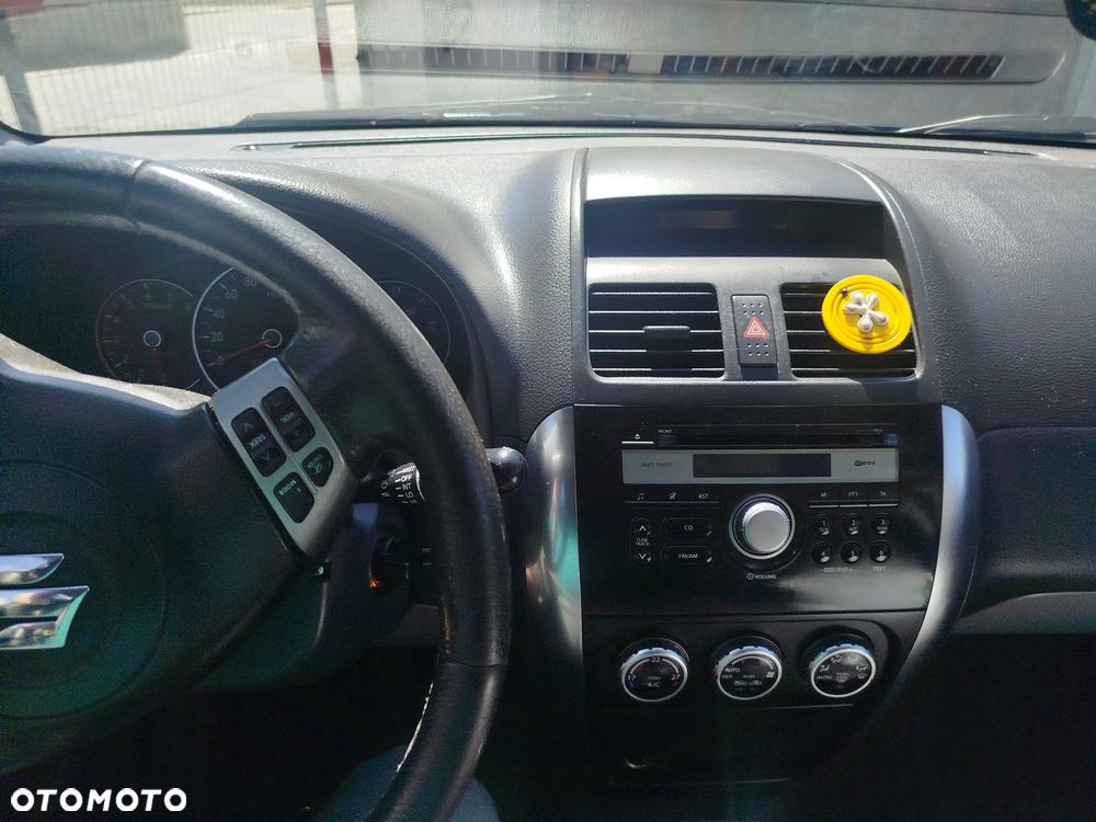 Suzuki SX4 1.6 GS / Premium 4WD - 12