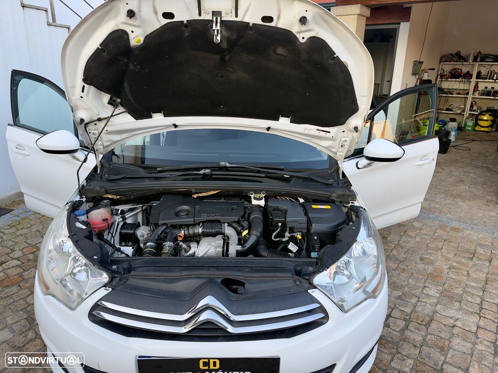 Citroën C4 e-HDi 110 EGS6 Stop/Start System Exclusive - 29