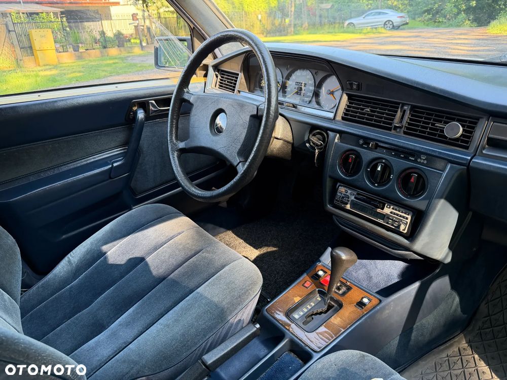 Mercedes-Benz W201 (190) - 33