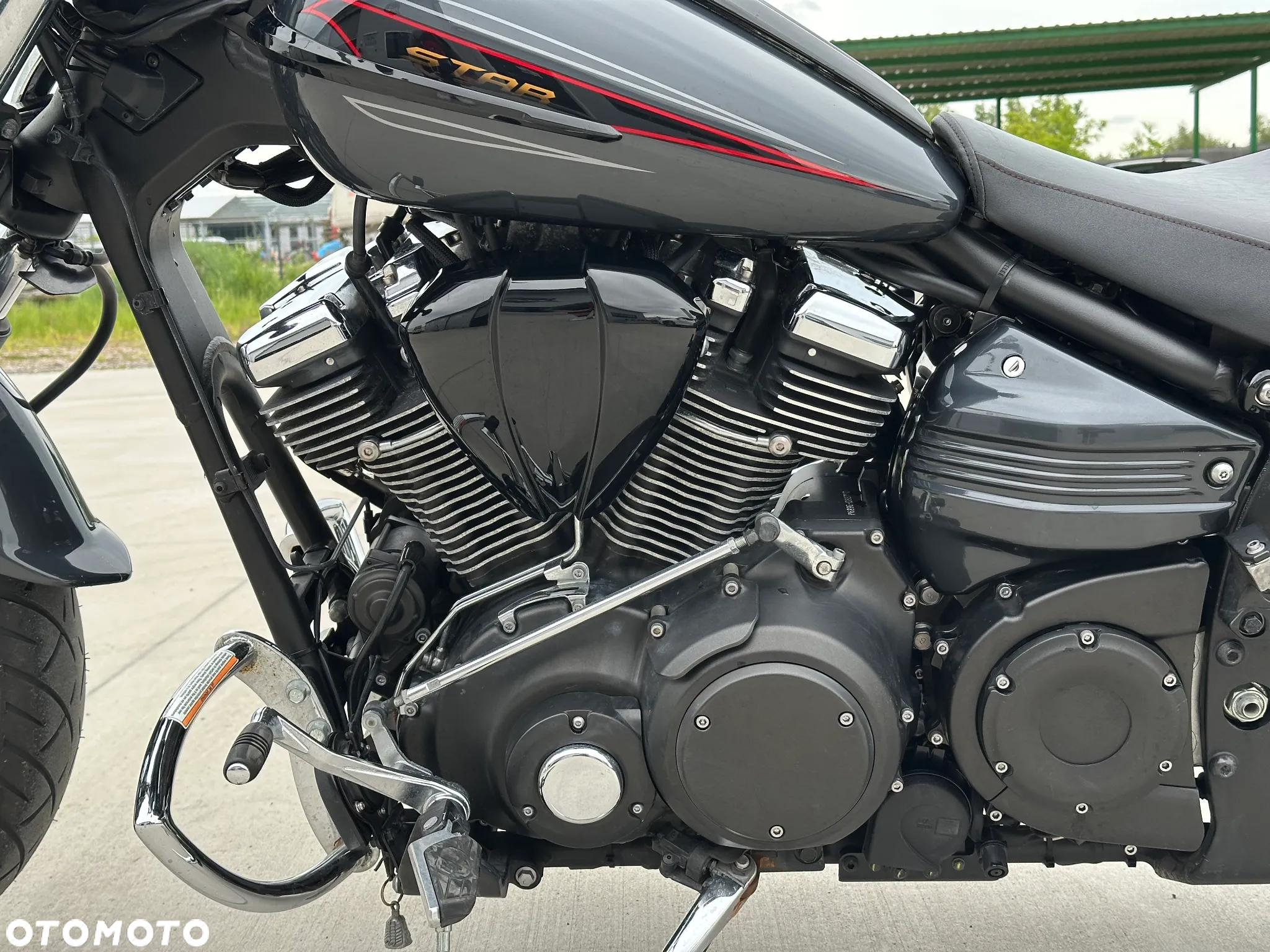 Yamaha Raider - 13