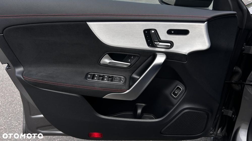 Mercedes-Benz CLA - 10