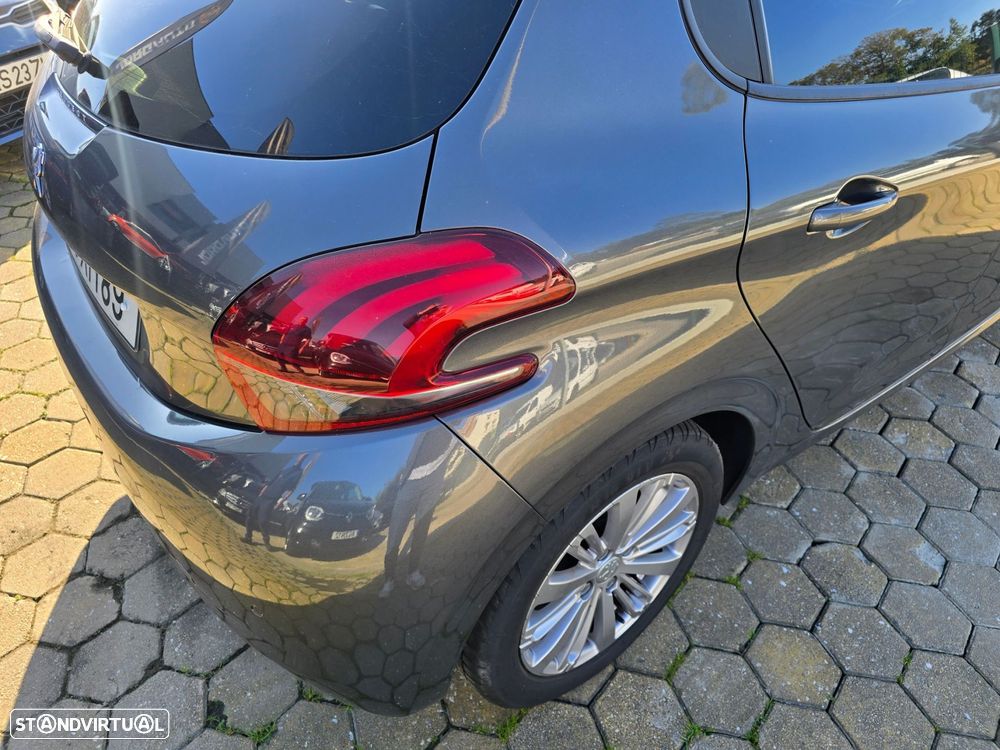 Peugeot 208 1.2 PureTech Signature - 8