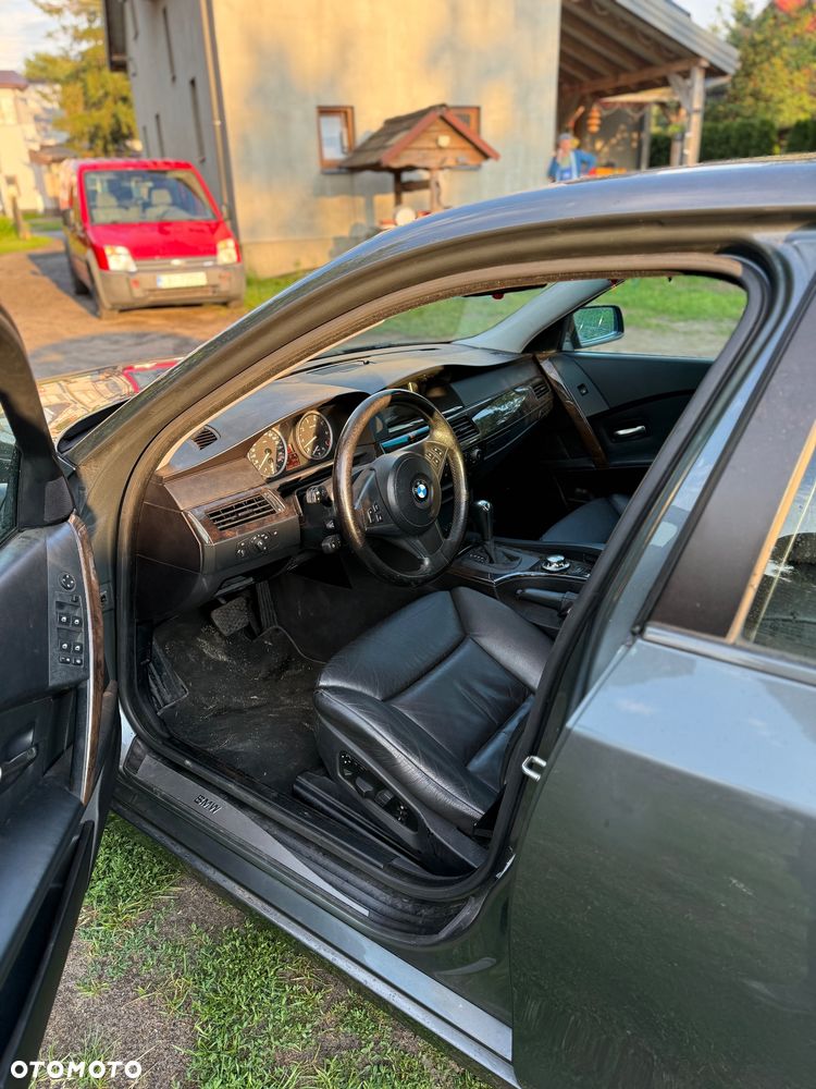 BMW Seria 5 545i - 5