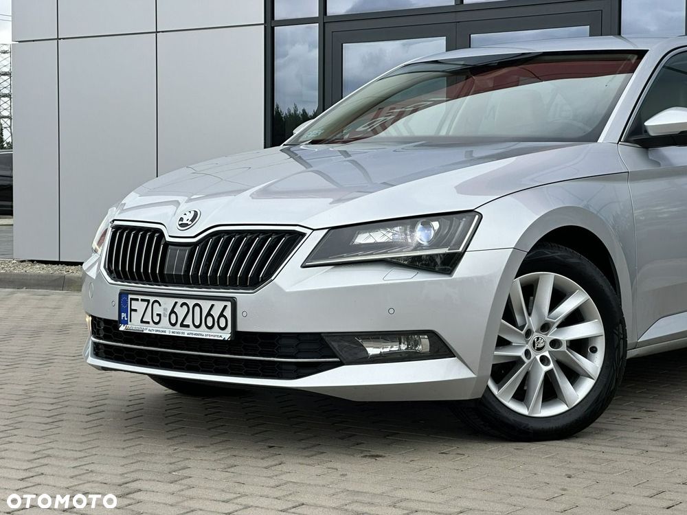 Skoda Superb 2.0 TDI 4x4 DSG Style - 4