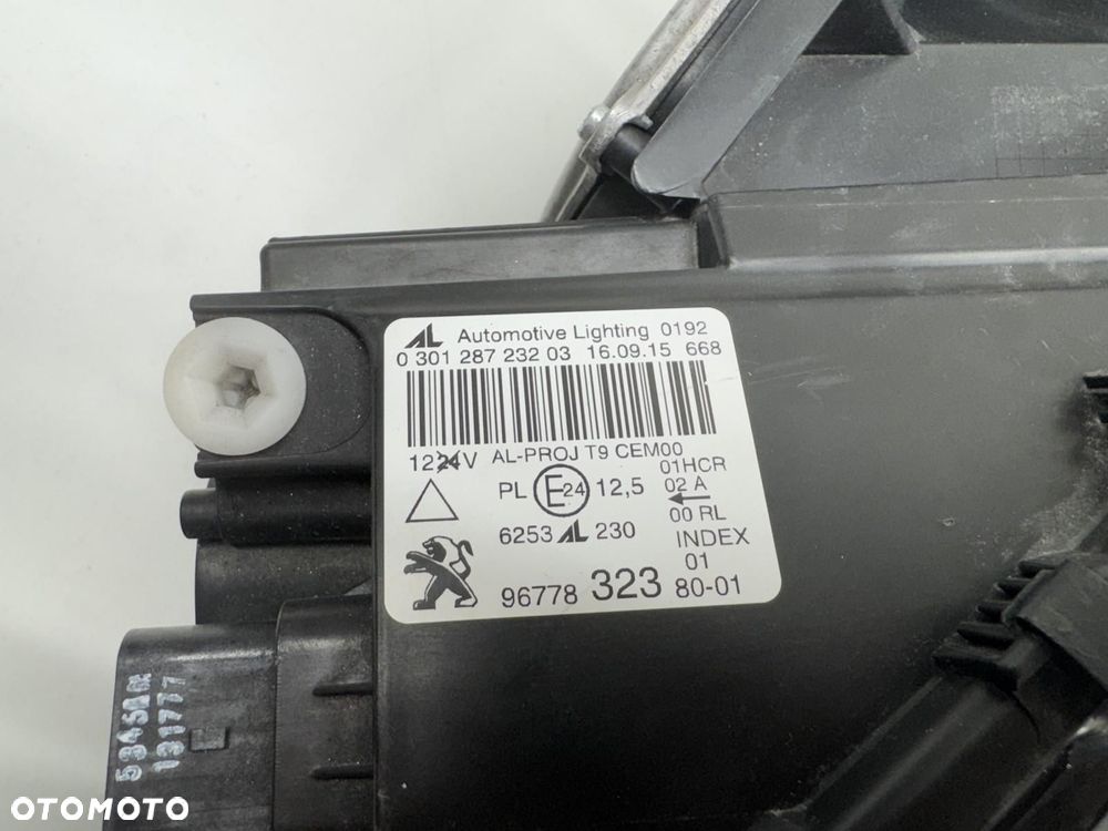 Przednia Prawa Lampa  Peugeot 308 t9 full led  9677832380 - 3
