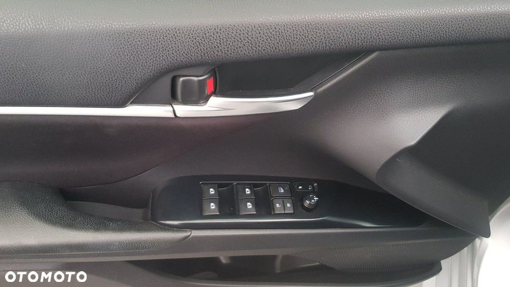 Toyota Camry - 19