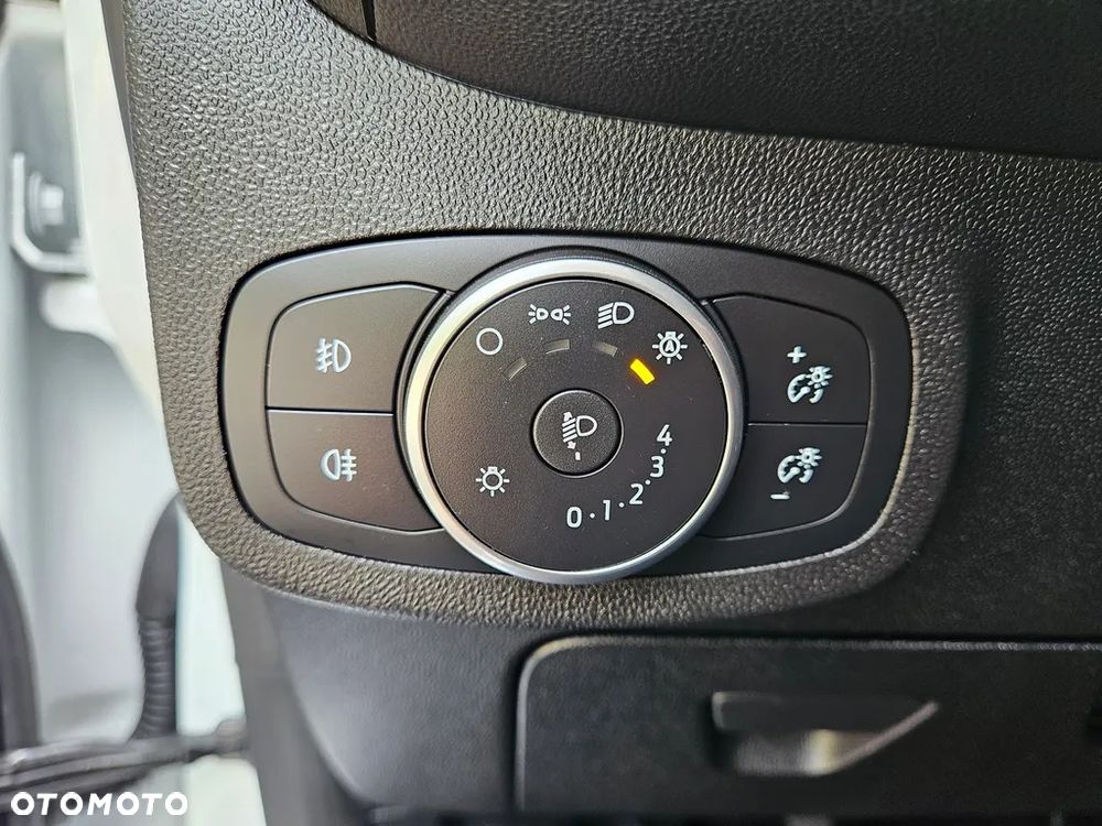 Ford Fiesta 1.5 TDCi S&S TITANIUM - 36