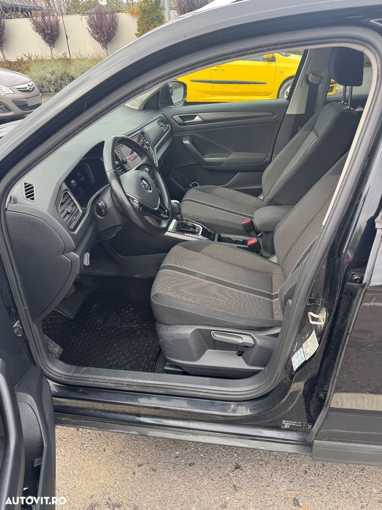 Volkswagen T-Roc - 8