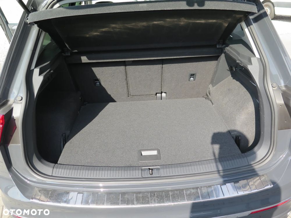 Volkswagen Tiguan - 32