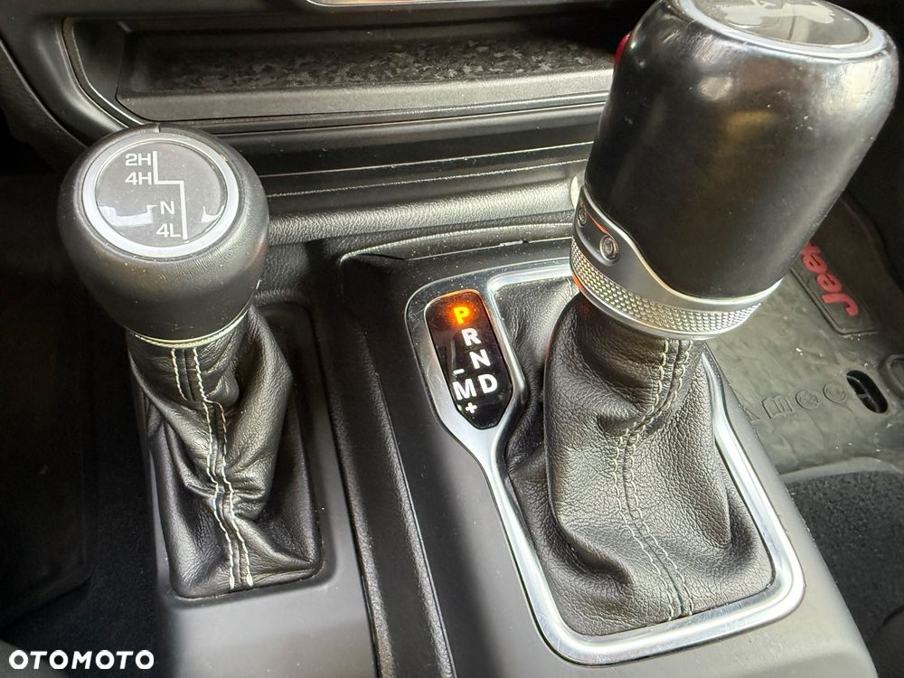 Jeep Wrangler Unlimited 3.6 Automatik Sahara - 21