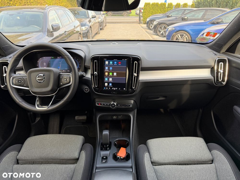 Volvo XC 40 B3 B DKG Plus Black Edition - 11