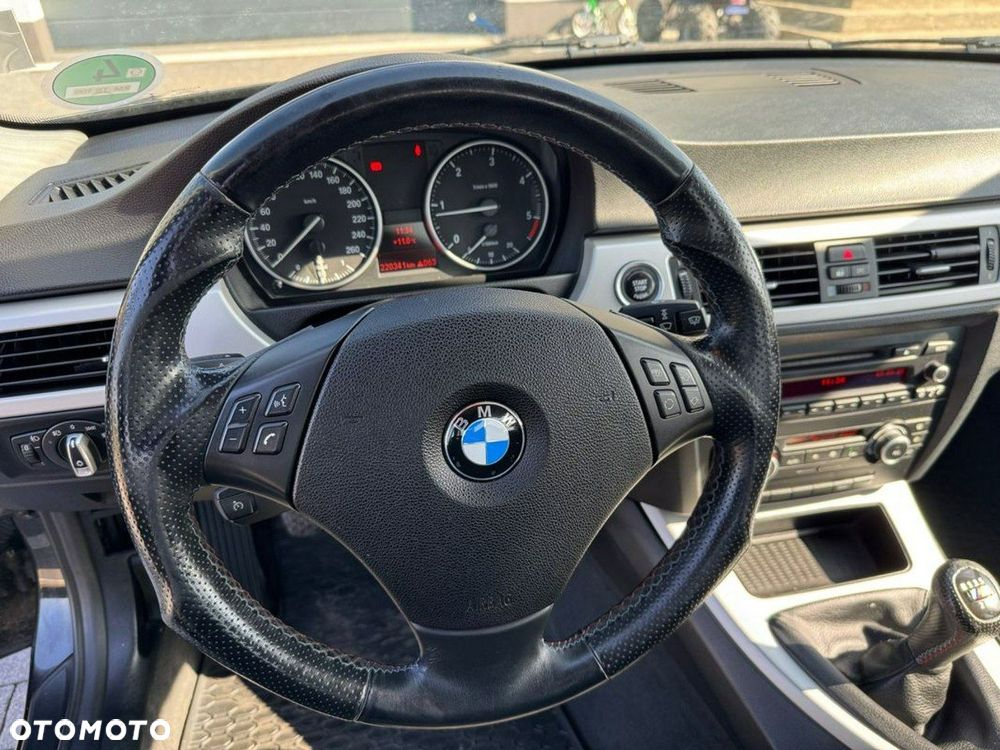 BMW Seria 3 318d DPF Edition Lifestyle - 31